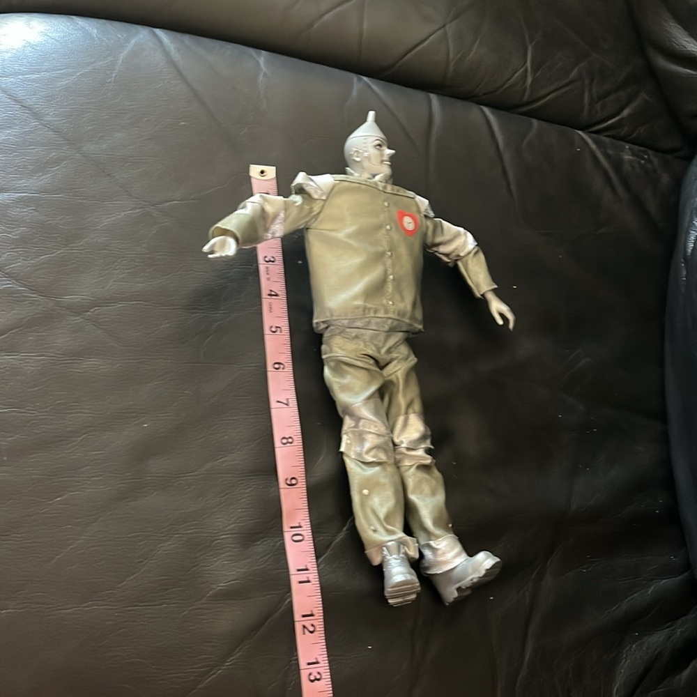Wizard of Oz Tin Man Figure with ❤️ - Picture 5 of 5
